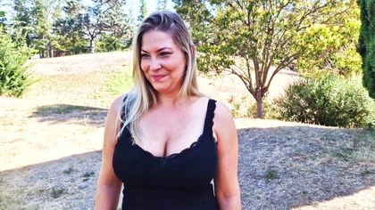 Cheyenne, 40-year-old milf with big natural breasts! - www.porno-baguette.com